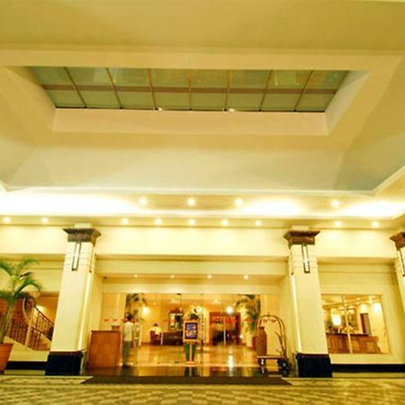 Hotel Gran Puri Manado Luaran gambar