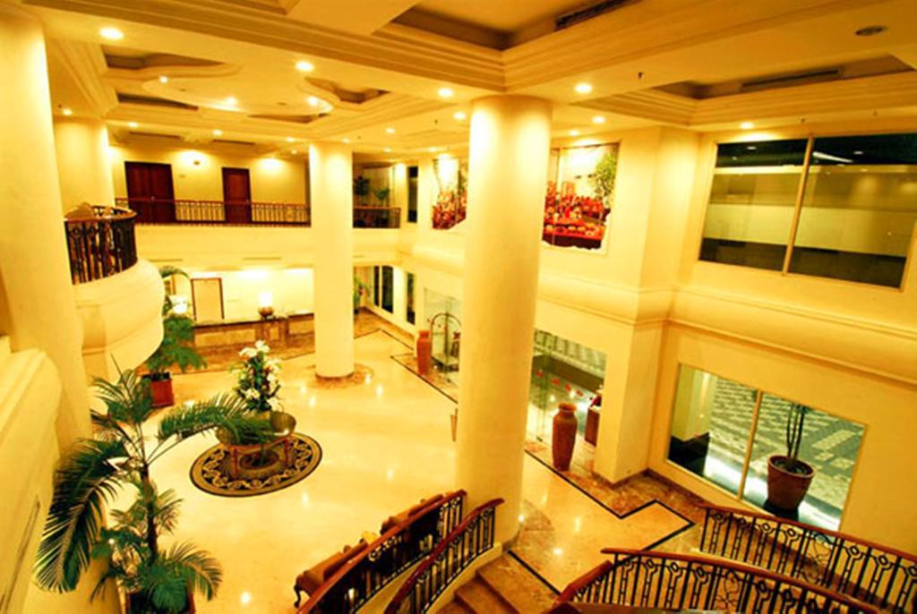 Hotel Gran Puri Manado Luaran gambar