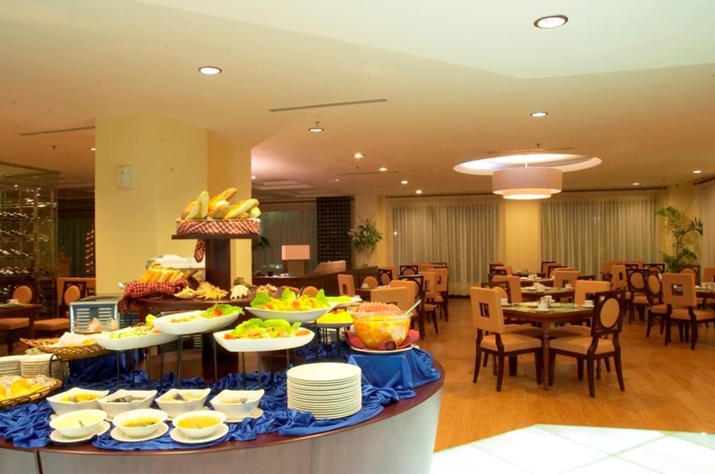 Hotel Gran Puri Manado Luaran gambar