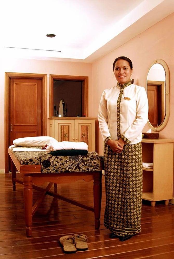Hotel Gran Puri Manado Luaran gambar