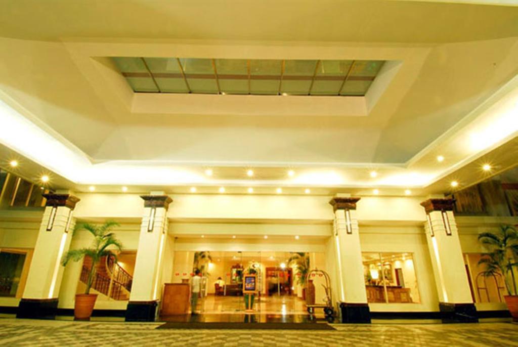 Hotel Gran Puri Manado Luaran gambar